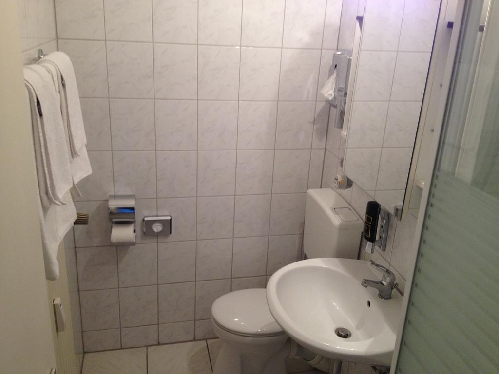 Hotel Alleenhof Frankfurt am Main Room photo