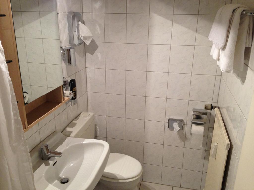 Hotel Alleenhof Frankfurt am Main Room photo
